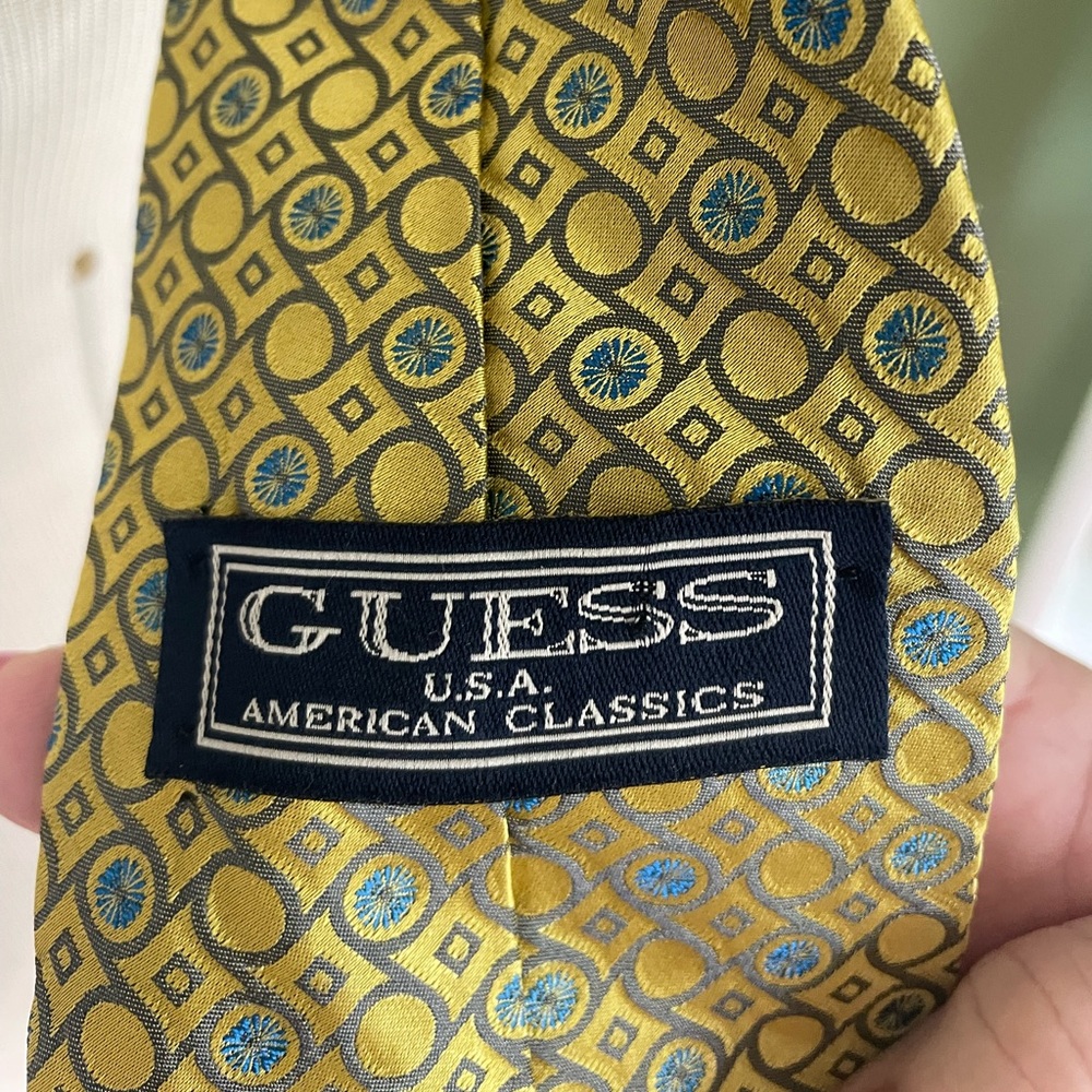 Vintage Guess 100% silk tie.